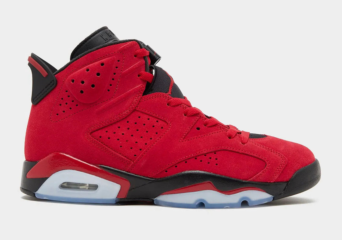 Air Jordan 6 Retro Toro Bravo CT8529-600 en suède texturé Varsity Red avec accents noirs, languette haute et silhouette Jordan 6.