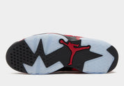 Air Jordan 6 Retro Toro Bravo CT8529-600 en suède texturé Varsity Red avec accents noirs, languette haute et silhouette Jordan 6.