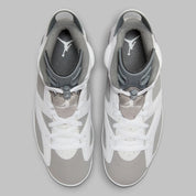 Air Jordan 6 Retro Cool Grey CT8529-100 en cuir blanc et nubuck gris avec lace lock gris, détails Cool Grey et semelle translucide bleu glacé.