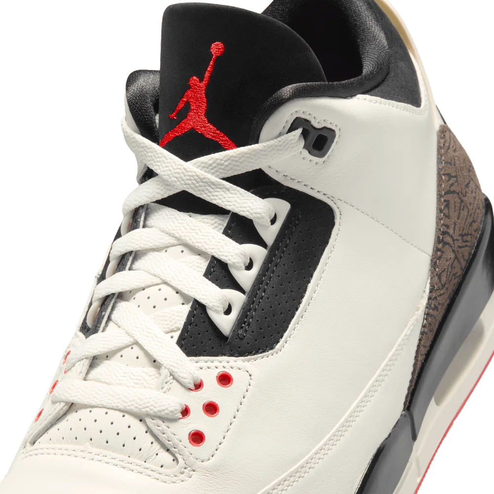 Air Jordan 3 Worlds Best Dad crème et beige en cuir premium avec print elephant et semelle Air visible iconique. zoom avant de la chaussure