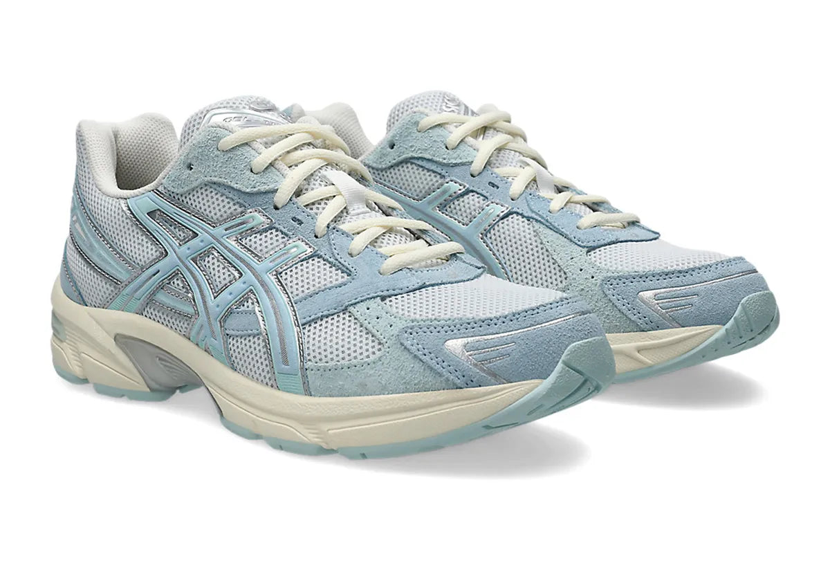 chaussure de running ASICS GEL BLEU CIEL ETE, blanc, semelle légère, vue de 3/4

