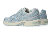 chaussure de running ASICS GEL BLEU CIEL ETE, blanc, semelle légère, vue de coté