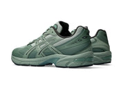 Sneakers ASICS Gel-1130 NS Slate Grey – lifestyle confortables avec amorti GEL et semelle EVA, vue de dos 3/4