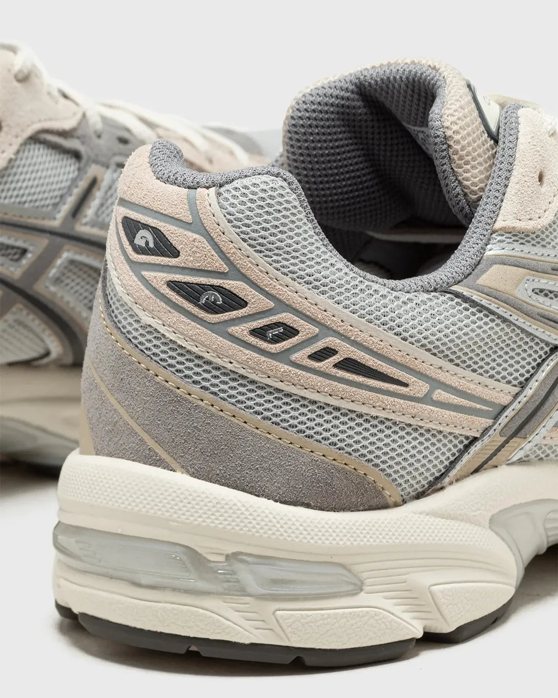 ASICS GEL 1130 BEIGE ET GRISE