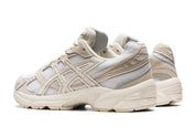 chaussure de running ASICS GEL 1130 BEIGE CREME semelle légère, vue de coté