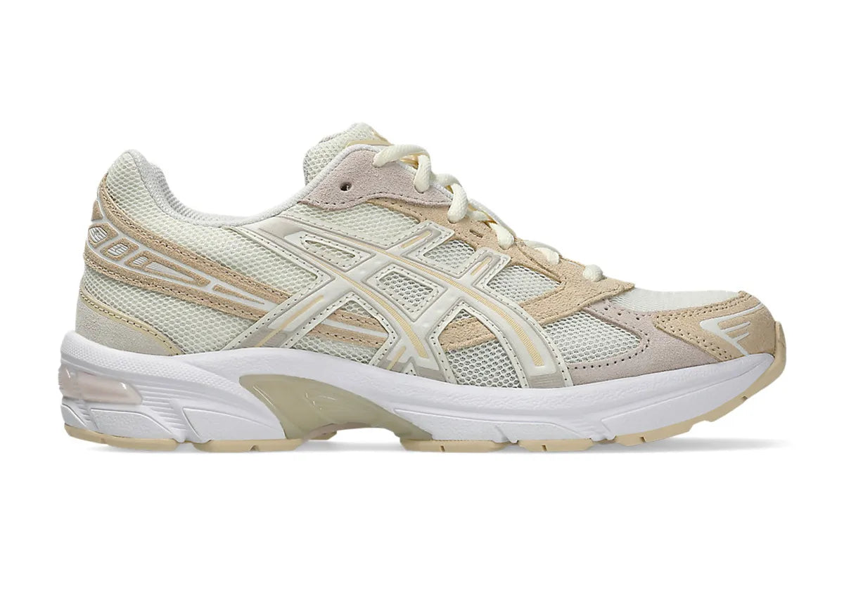 chaussure de runninng ASICS GEL 1130 BEIGE CREME , blanc , semelle confortable , vue de profil 