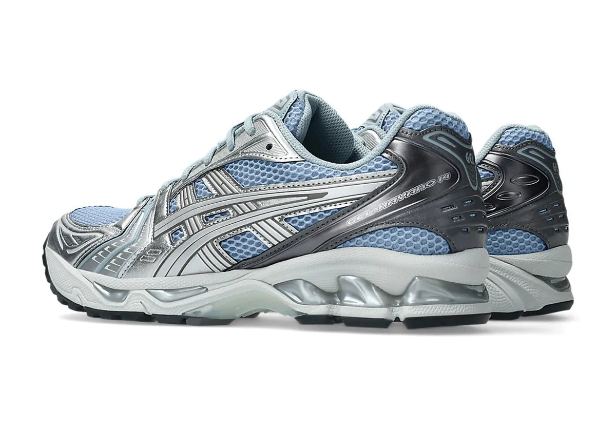 ASICS GEL-KAYANO 14 Dolphin Grey Pure Silver avec tige en mesh gris respirant, empiècements argentés, amorti GEL, système TRUSSTIC et semelle en caoutchouc.