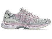 Sneakers ASICS Gel-NYC Concrete Barely Rose en mesh technique respirant avec amorti GEL® premium et détails synthétiques raffinés.Vue de coté intérieur 