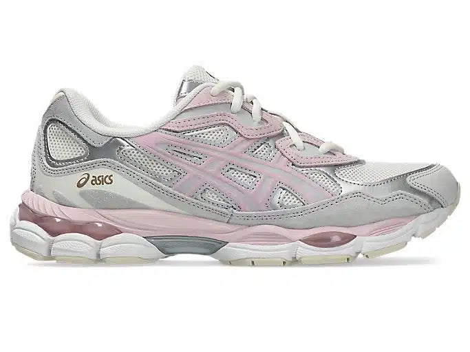 Sneakers ASICS Gel-NYC Concrete Barely Rose en mesh technique respirant avec amorti GEL® premium et détails synthétiques raffinés.Vue de coté 
