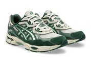 Baskets ASICS Gel-NYC Smoke Grey Formal Garden – silhouette moderne et polyvalente alliant confort et performance, vert et beige, vue de face 3/4