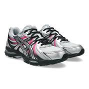 ASICS Gel-Sekiran Hot Pink Piedmont Grey en mesh gris avec détails rose vif, amorti GEL et silhouette technique moderne.