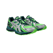 ASICS Gel-Sekiran Green Gecko en mesh vert avec amorti GEL, détails techniques et silhouette inspirée de l’outdoor moderne.