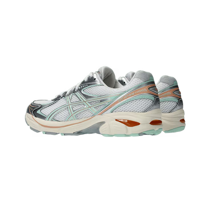 Image de la ASICS GT-2160 Miami Dolphins, sneaker en mesh blanc avec superpositions argentées, accents turquoise et orange, et semelle dotée de la technologie GEL™. (vue de 3/4 arrière)