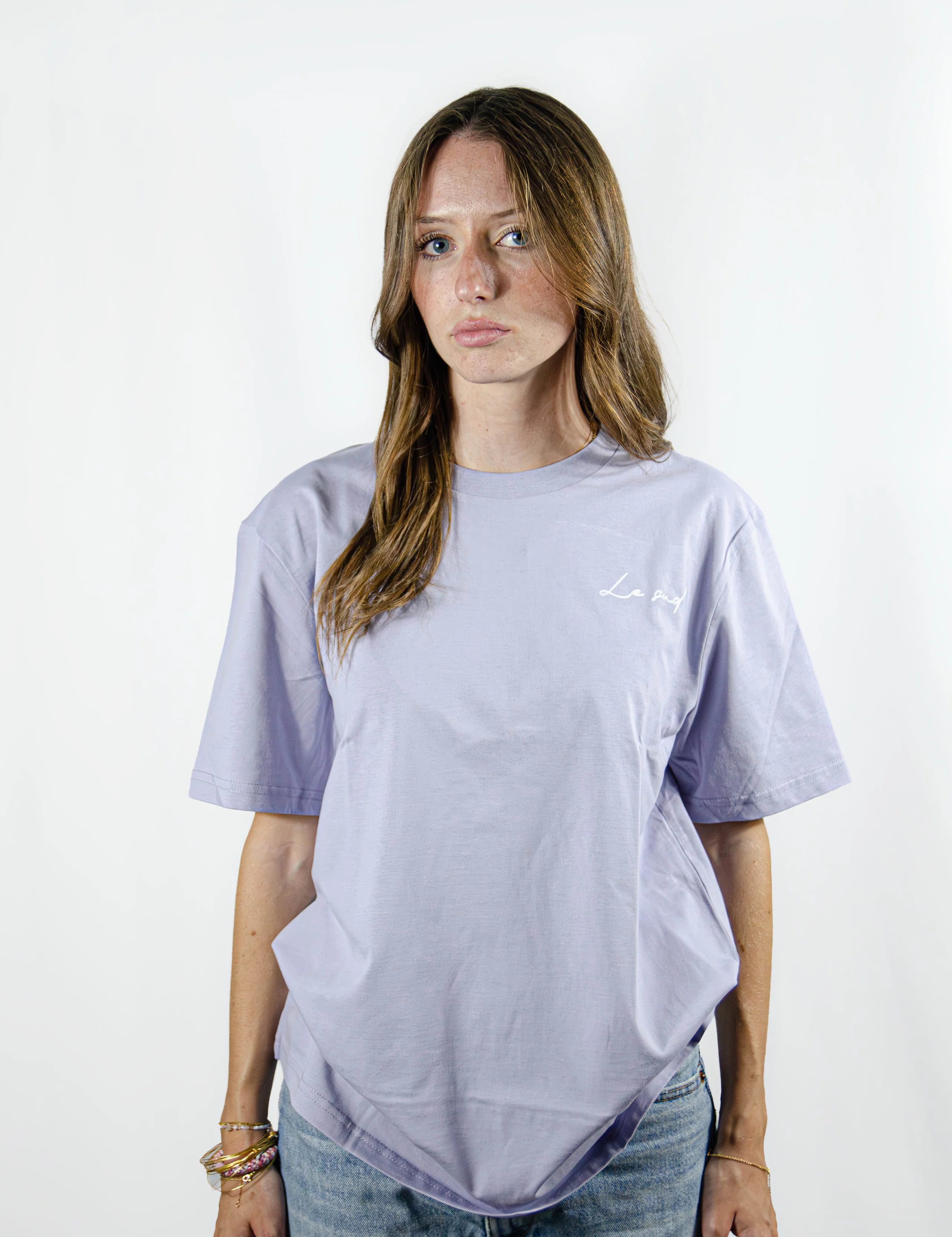 Dame du Sud Lavande, t-shirt coloris lavande de la ligne Tee-Shirt Ville D’Âme du Sud au style casual méditerranéen.