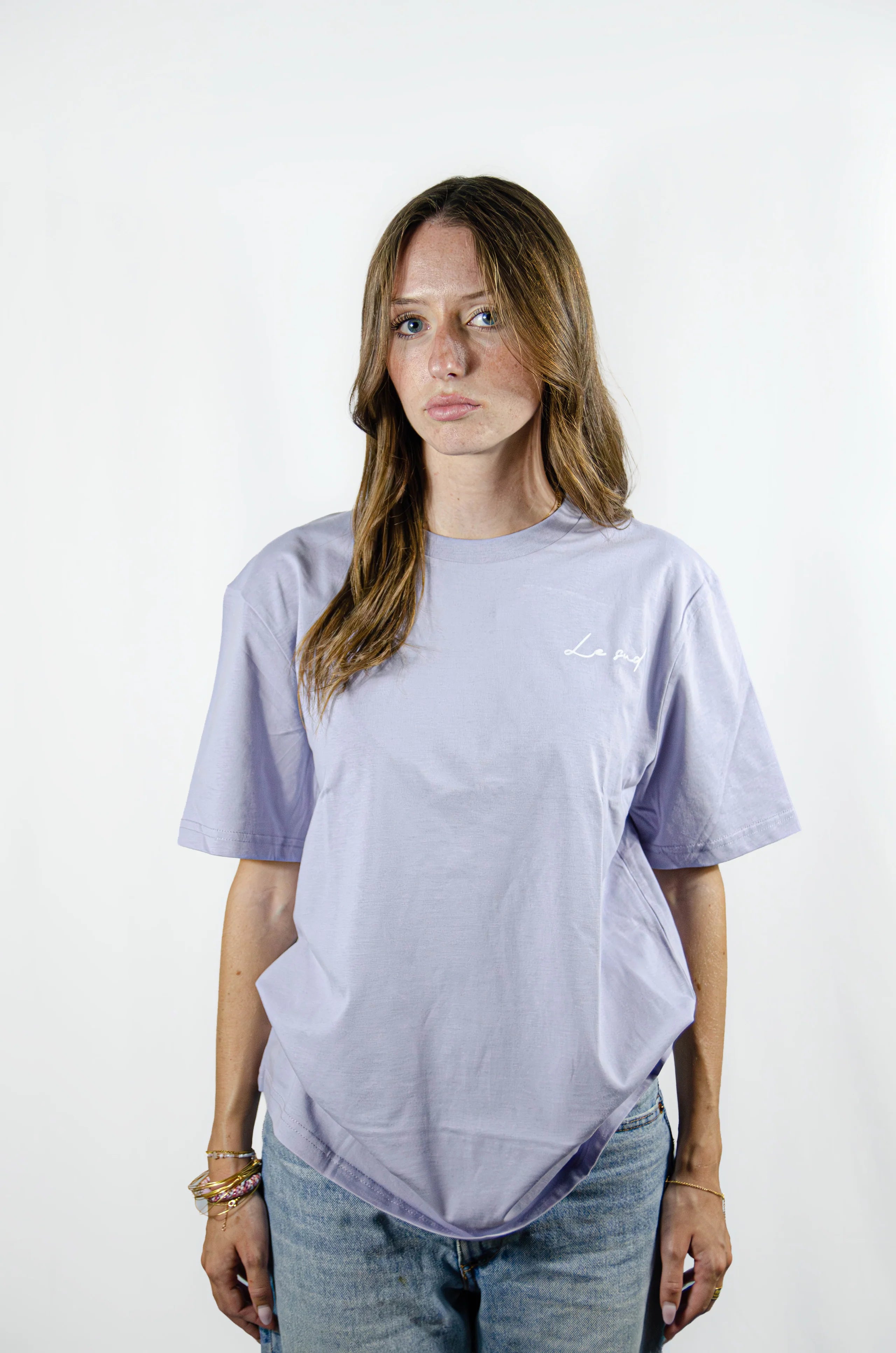 Dame du Sud Lavande, t-shirt coloris lavande de la ligne Tee-Shirt Ville D’Âme du Sud au style casual méditerranéen.