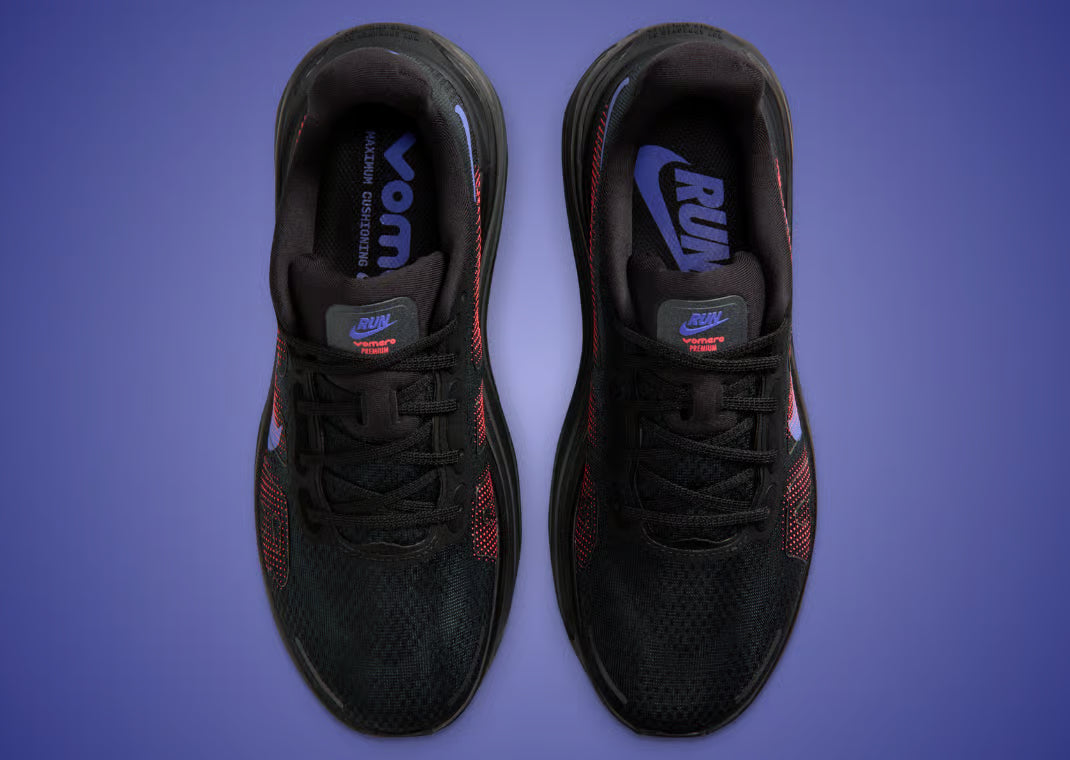 Sneakers Nike Vomero Premium femme en Black, Sapphire et Rose avec mesh respirant et amorti Zoom Air premium.