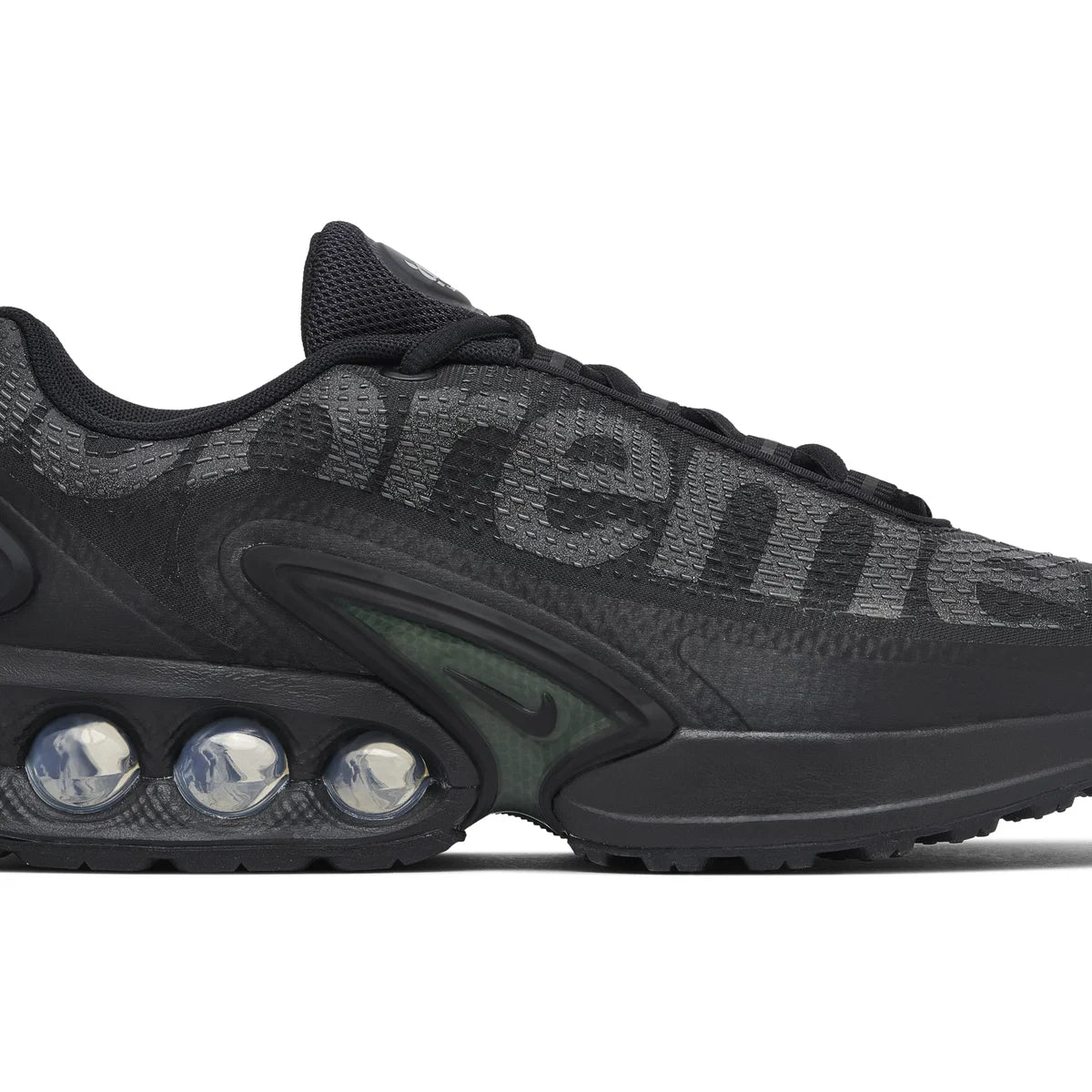 Nike Air Max Dn Supreme Black, sneaker noire issue de la collaboration Supreme x Nike avec semelle Dynamic Air et détails Supreme.