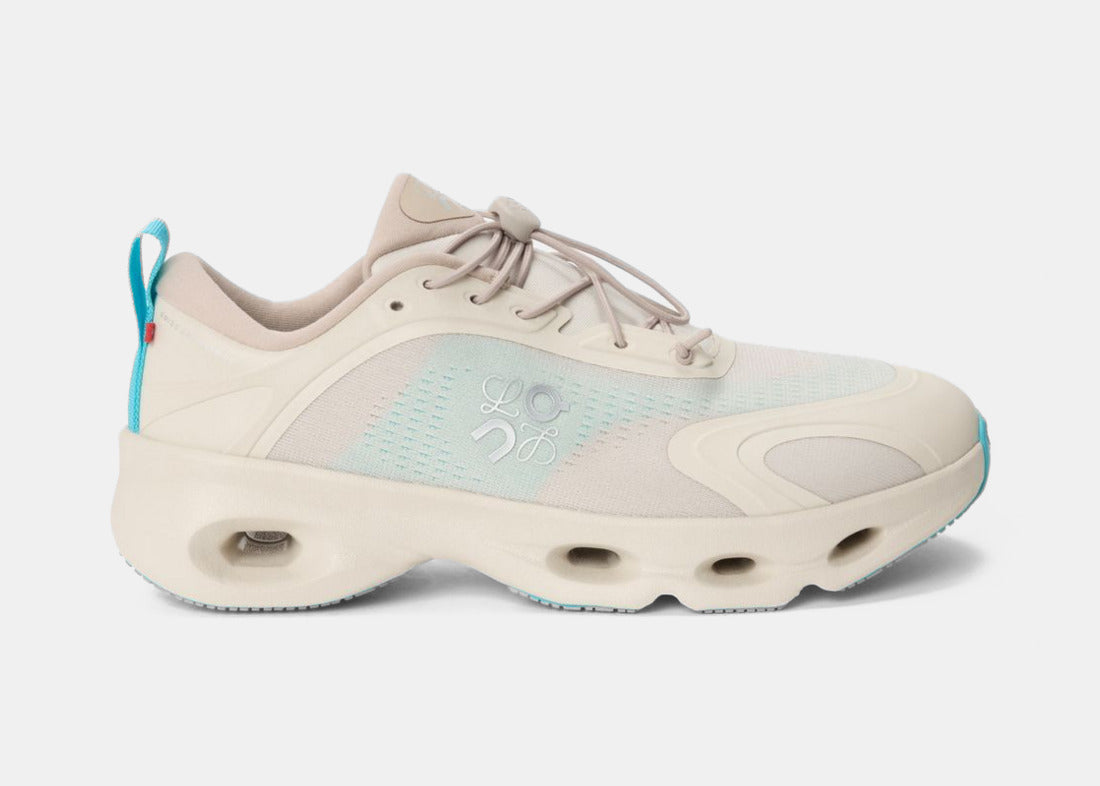 Sneakers On Running Cloudsolo LOEWE Sand Turquoise en matériaux techniques premium avec semelle CloudTec® et finitions luxe contemporaines vue de profil. 
