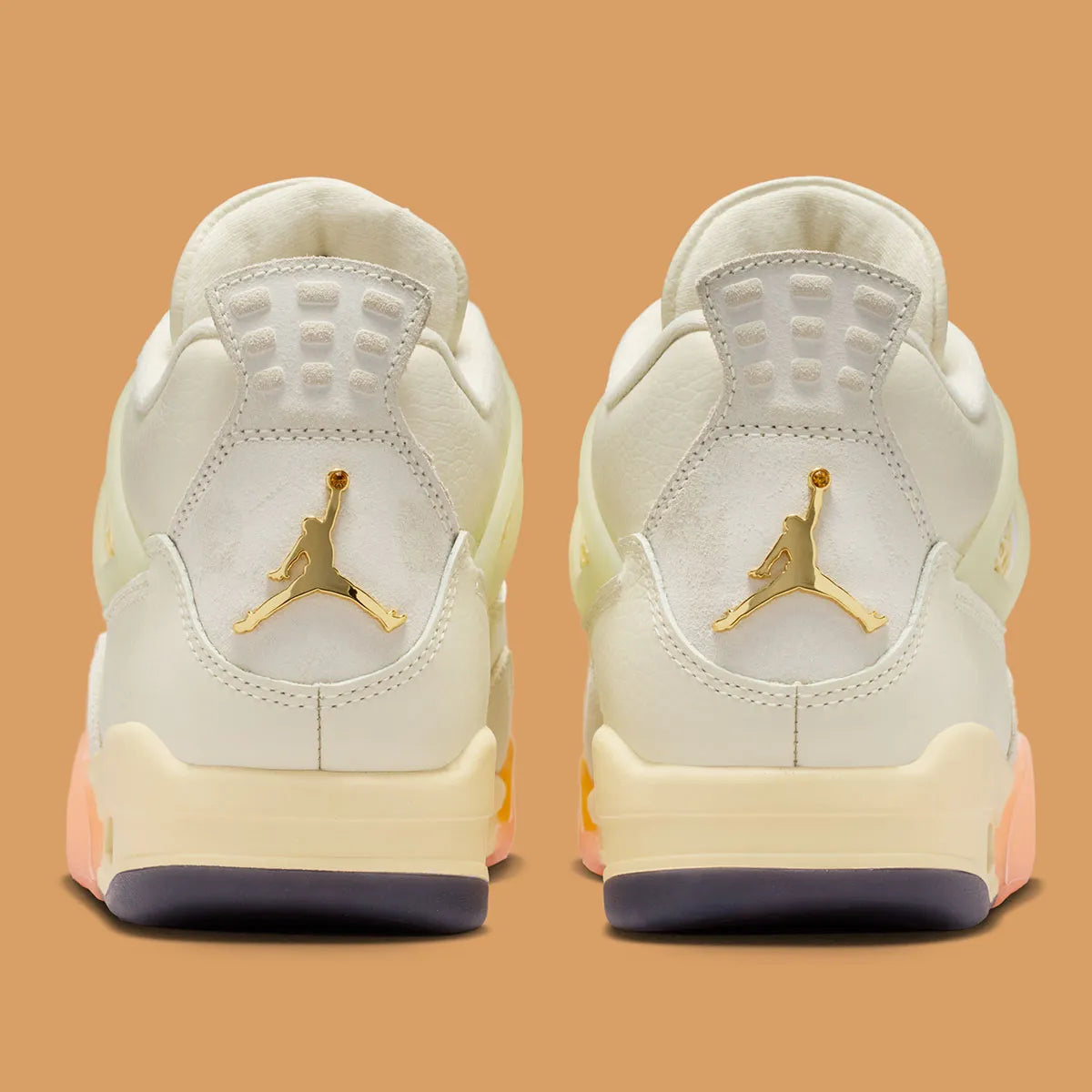 Air Jordan 4 Retro Birds of Paradise, sneakers Jordan 4 avec amorti Air-Sole visible, tige en matériaux premium et coloris Birds of Paradise.