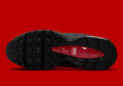  Chaussure de rue air max 95 black levi's effet jean noir , semelle confortable , vu du dessous