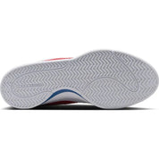 Nike Book 1 Forrest Gump Cortez à silhouette basse, avec tige blanche structurée, détails rouges et bleus, amorti Zoom Air et semelle extérieure en caoutchouc.