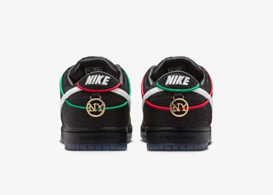 Sneakers Nike SB Dunk Low Bronx Girls Skate en cuir et daim premium, avec détails multicolores vibrants, accents brodés exclusifs et amorti Zoom Air intégré.
