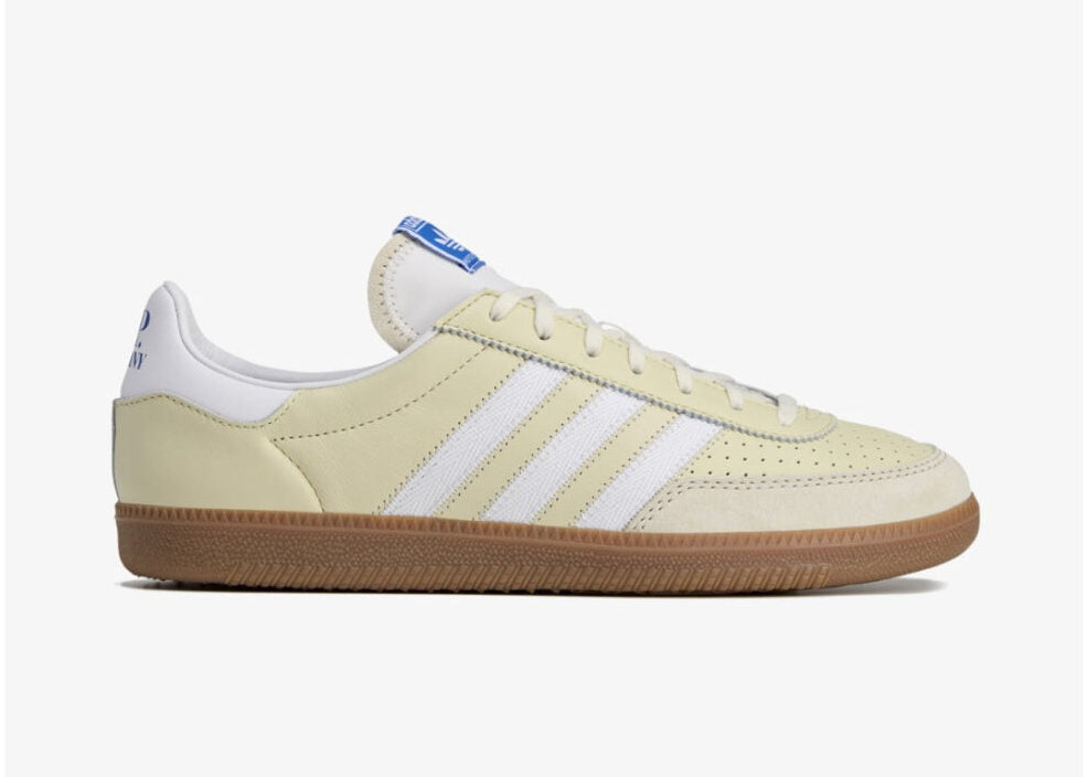 Sneakers Adidas Wimberly SPZL C.P. Company Sand en textile technique premium avec détails collaboratifs et semelle confortable, vue de profil. 