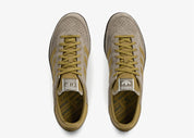 Sneakers Adidas Wimberly SPZL C.P. Company Tech Khaki en textile technique premium avec détails collaboratifs et semelle confortable, vue du dessus. 