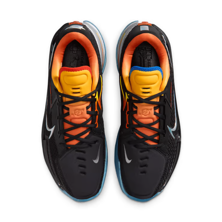 Nike Air Zoom GT Cut Titan x Dylan Harper Black Multi, chaussure de basketball Nike noire multicolore avec technologie Zoom Air et détails Titan x Dylan Harper vue du dessus. 