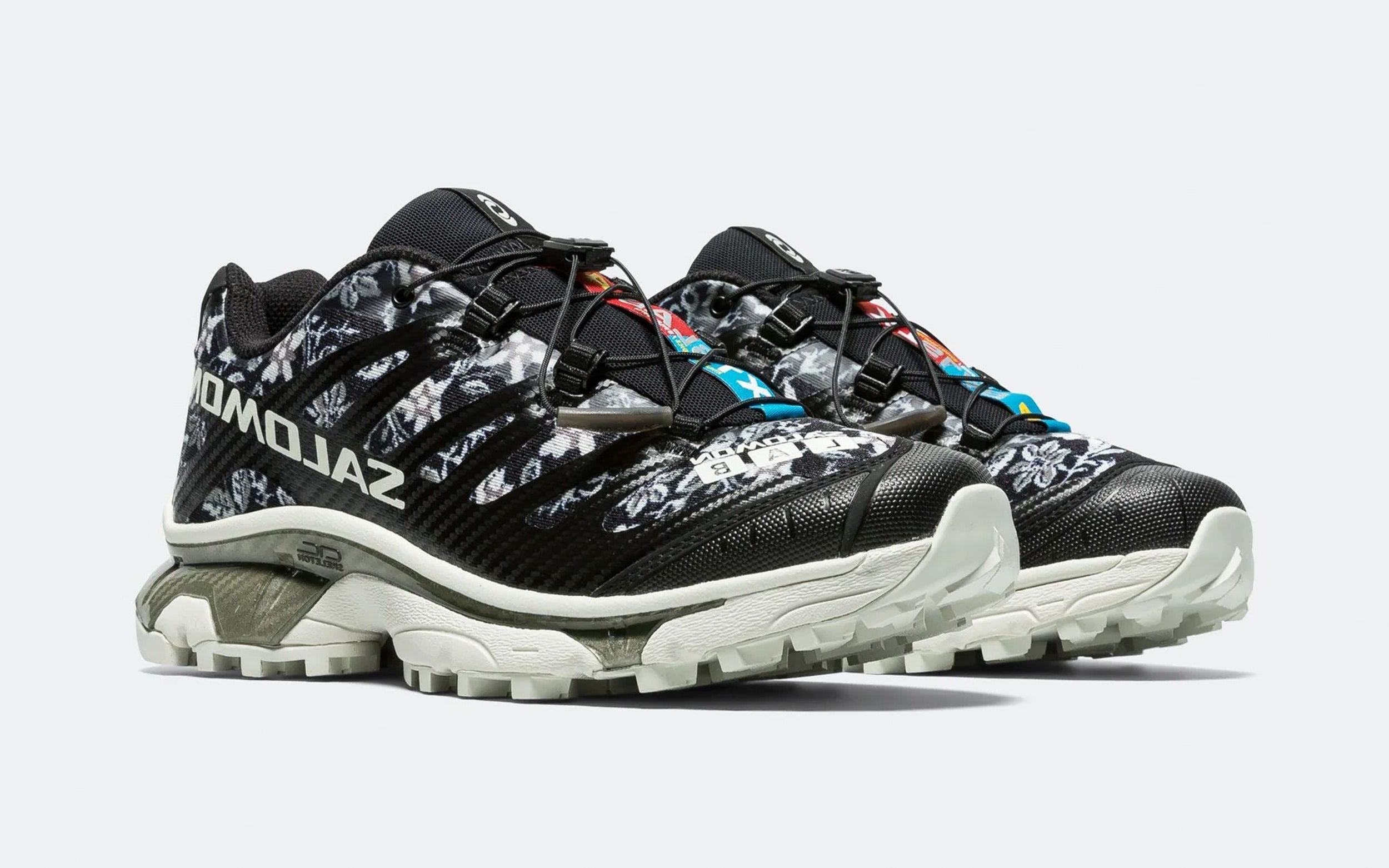 Salomon XT-4 OG Needlepoint Black – sneakers premium noires alliant style urbain et performance, vue de coté