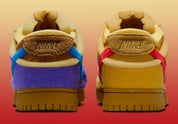 Nike Dunk Low Cactus Plant Flea Market Swamp Sponge Psychic Purple avec tige asymétrique en textile, suède, velours côtelé, tissu éponge et fausse fourrure, détails en mousse apparente et semelle cupsole en caoutchouc.