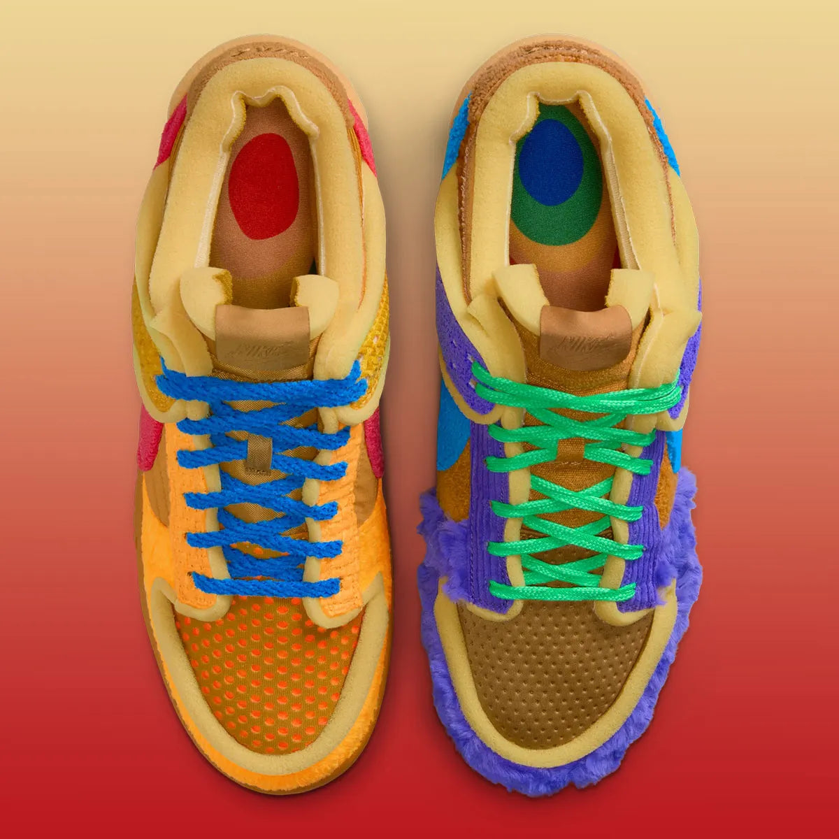 Nike Dunk Low Cactus Plant Flea Market Swamp Sponge Psychic Purple avec tige asymétrique en textile, suède, velours côtelé, tissu éponge et fausse fourrure, détails en mousse apparente et semelle cupsole en caoutchouc.
