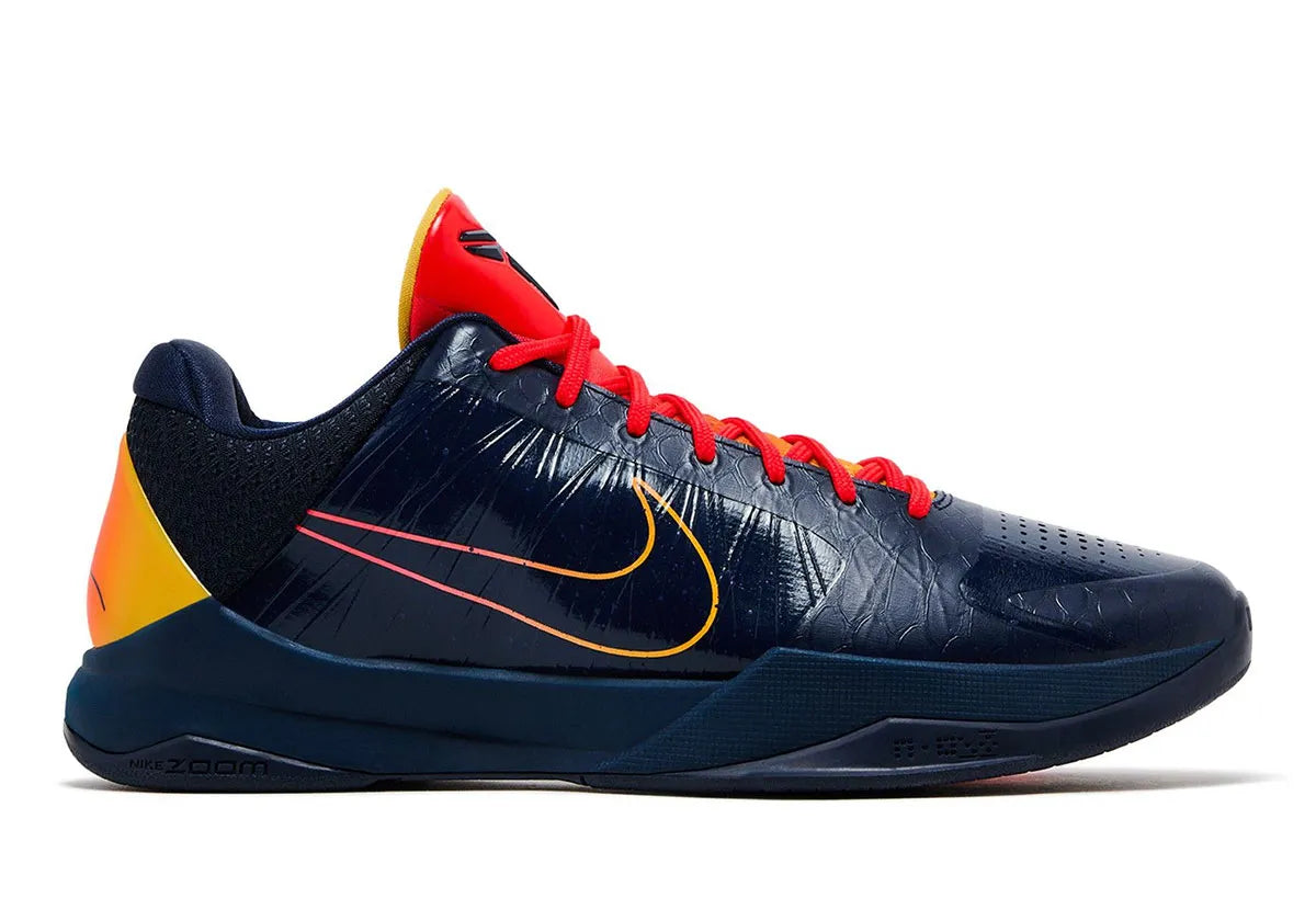 Chaussures de basketball Nike Kobe 5 Protro Caitlin Clark Indiana Fever en mesh technique avec amorti Zoom Air et design performance premium vue de profil. 