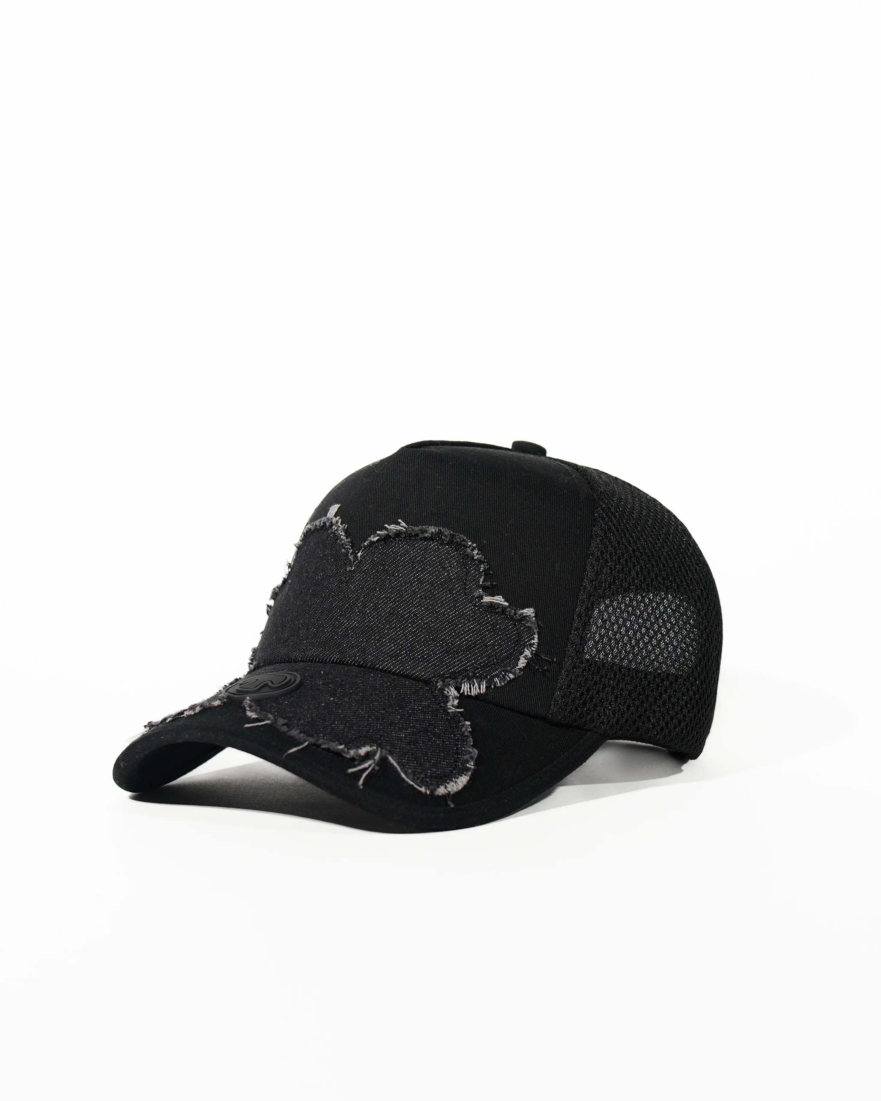 Casquette Torom Noir – casquette streetwear en coton premium noire avec logo brodé, vue de face