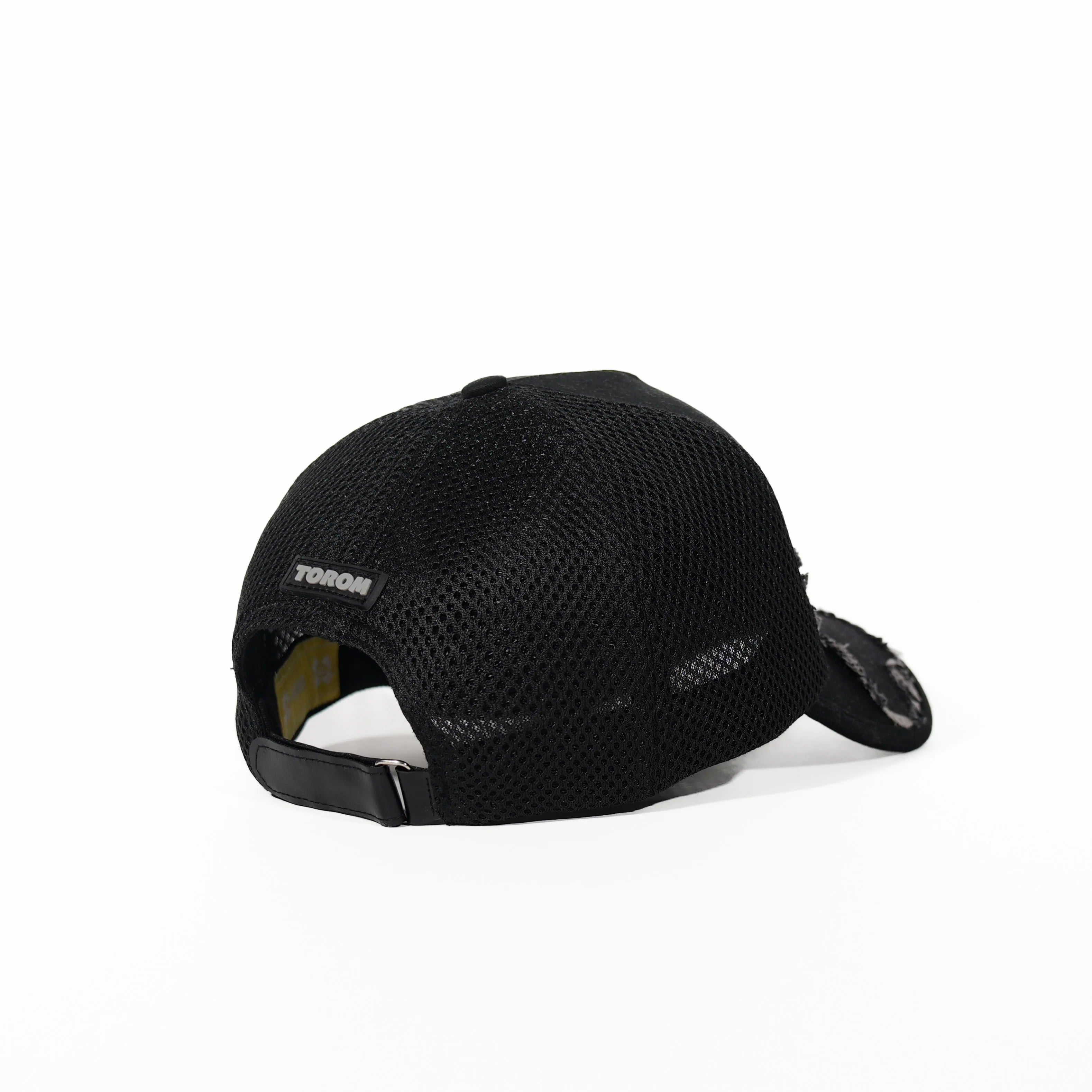 Casquette Torom Noir – casquette streetwear en coton premium noire avec logo brodé, vue de dos