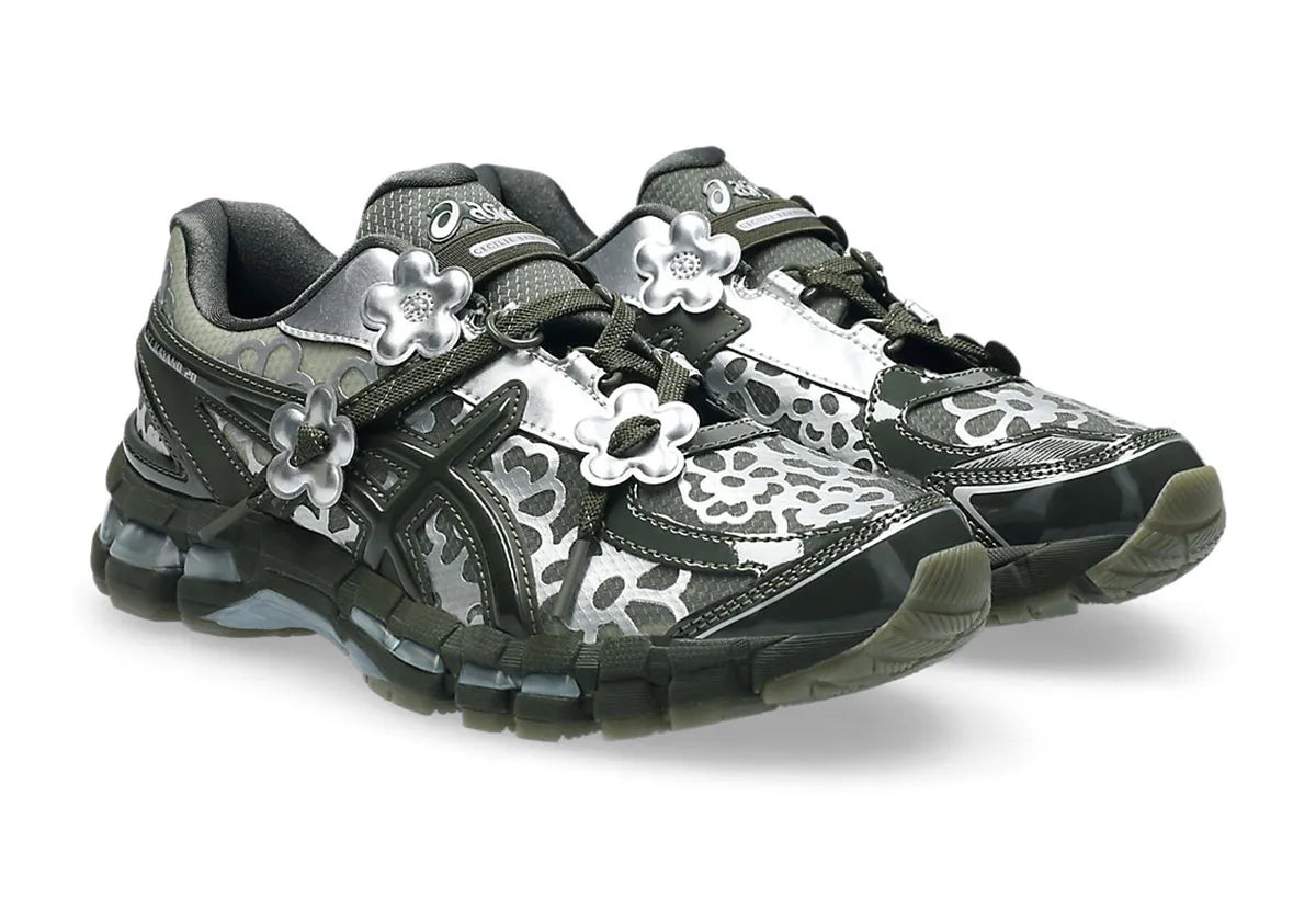 chaussure de running asics gel kayano 20 vert kaki cecilie bahnsen, KAKI, argenté, semelle légère, vue de 3/4