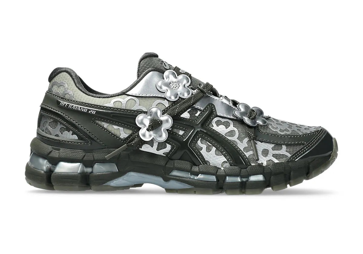 chaussure de running asics gel kayano 20 vert kaki cecilie bahnsen, KAKI, argenté, semelle légère, vue de profil
