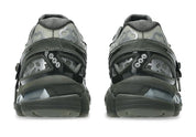 chaussure de running asics gel kayano 20 vert kaki cecilie bahnsen , KAKI , argenté , semelle légère ,vue de l'arrière
