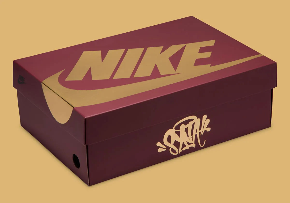 Sneakers Nike Air Force 1 Low Syna Central Cee Dark Beetroot en cuir bordeaux premium avec semelle Air et détails co-brandés exclusifs.