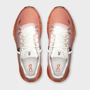 On Running Cloudtilt Ivory Canyon, sneaker lifestyle ivoire et beige équipée des technologies CloudTec Phase® et Helion™ offrant un amorti performant et un confort optimal.