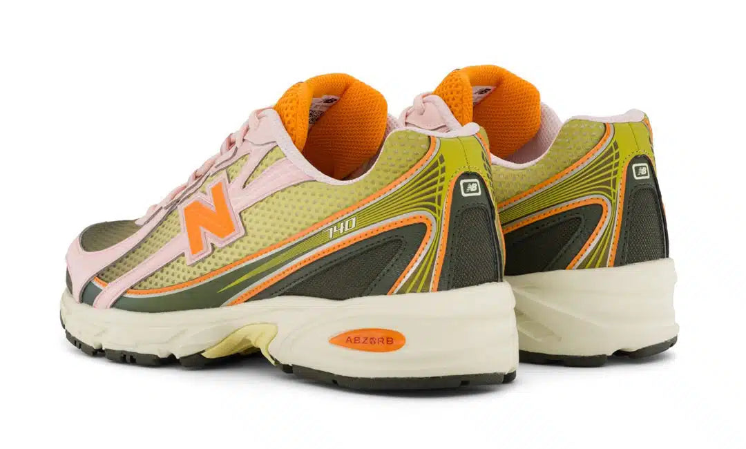 chaussure de sport NEW BALANCE 740 CONCEPT VERT COLORE , semelle confortable , vue de profil