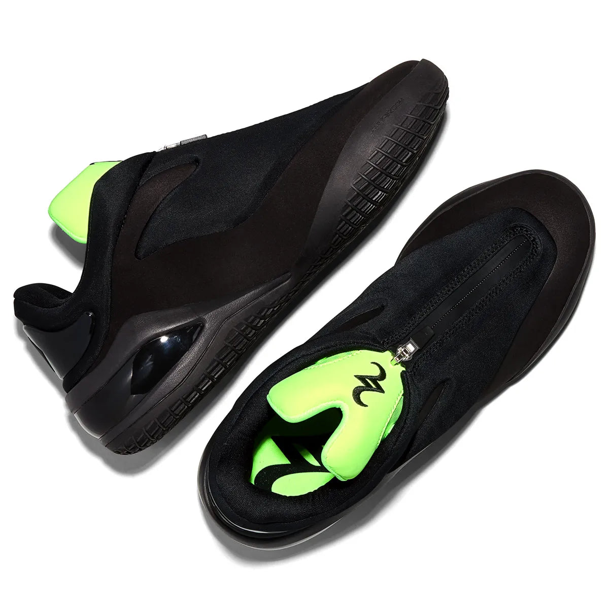 Converse SHAI 001 Black Green Beam A23975C noire avec détails vert fluorescent vue du dessus et profil intérieur. 