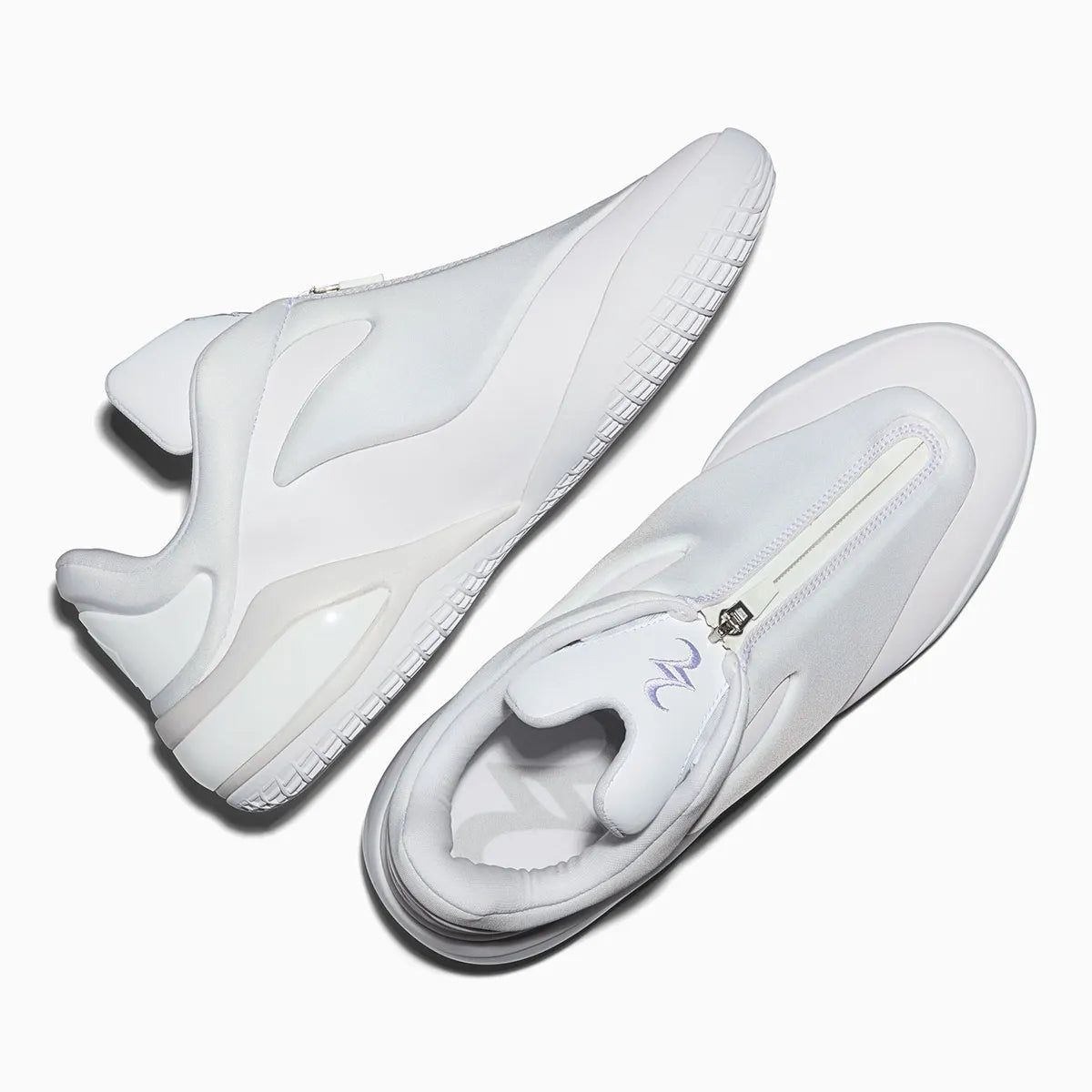 Sneakers Converse SHAI 001 Clean Slate en matériaux techniques premium clairs avec semelle performante et design minimaliste sculptural.