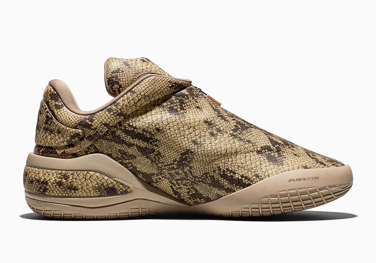 Converse SHAI 001 Premium Slither, sneaker de basketball à empeigne synthétique effet peau de serpent avec fermeture zippée et silhouette sculptée.