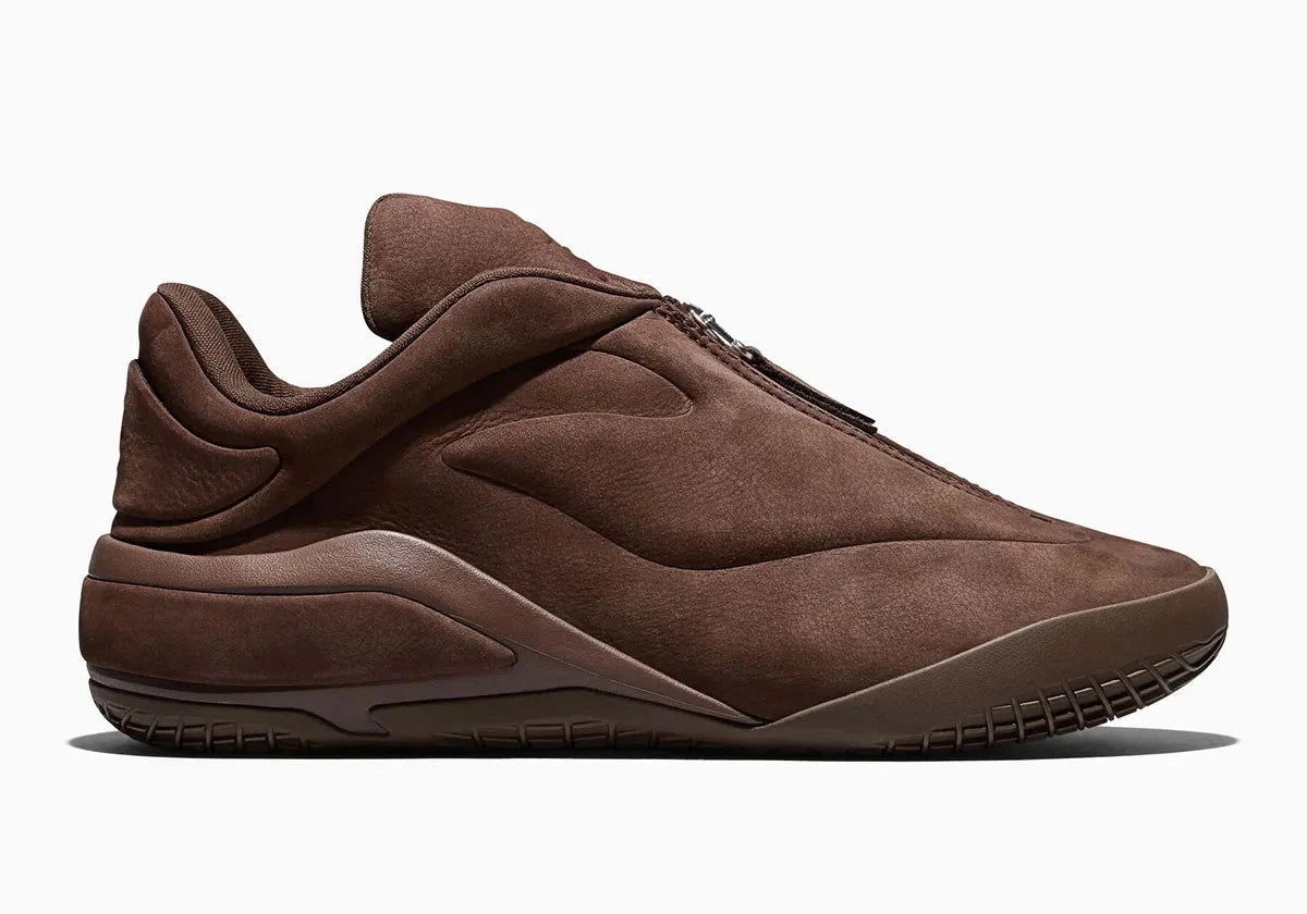 Sneakers Converse SHAI 001 Lux Truffle marron en matériaux techniques premium avec semelle performante et design sculptural moderne.