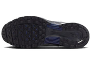 Nike P-6000 Photon Dust Anthracite grise avec tige en mesh, empiècements multicouches, détails Anthracite et semelle rétro-running.