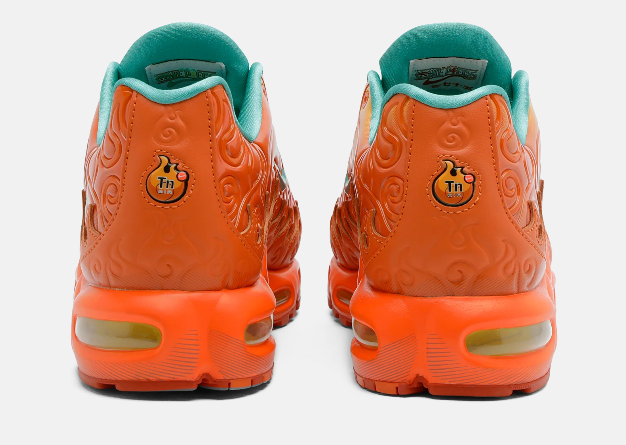 Nike Air Max Plus One Piece Mera Mera IW1283-800 en Brilliant Orange, Vibrant Yellow et Healing Jade, inspirée du Fruit du Démon Mera Mera no Mi.