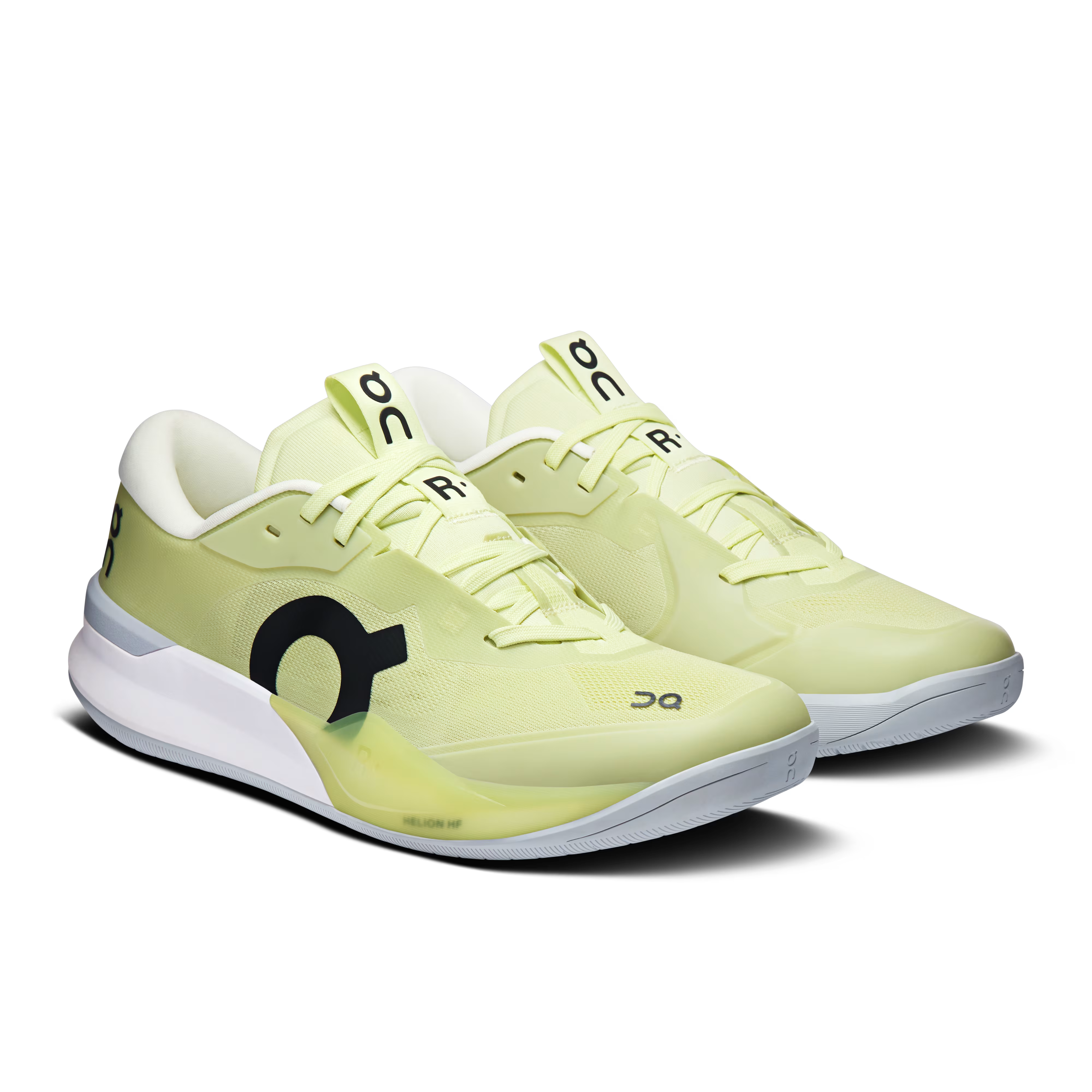 On The Roger Pro 3 Linen Lime beige et verte en mesh technique avec semelle CloudTec et design performance tennis. vue de 3/4