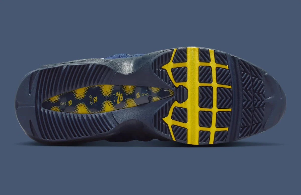 Sneakers Nike Air Max 95 SB Eric Koston bleu obsidian et jaune en matières renforcées avec amorti Air Max visible et design iconique. Vue du dessous 