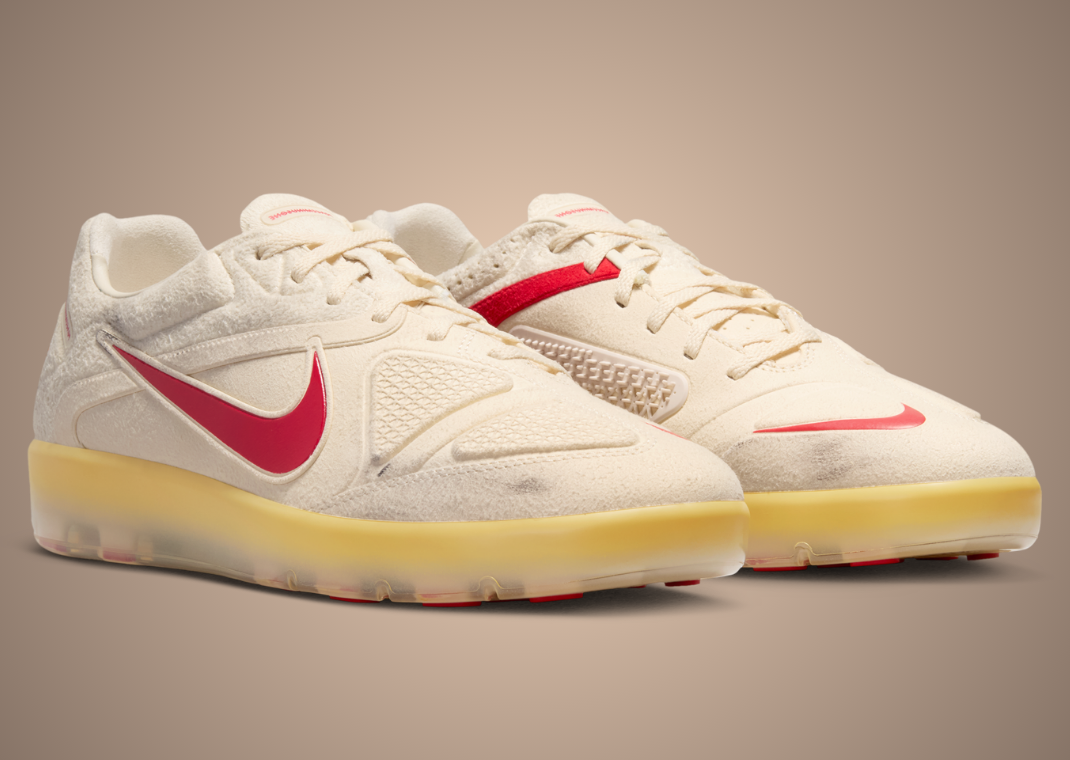 Sneaker Nike Cryoshot CTR360 Maestri II G-Dragon Peaceminusone Natural University Red avec tige crème, accents rouges, détails floraux signature et semelle Cryoshot futuriste.